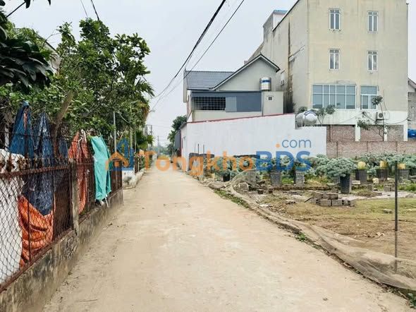 Đất nền Văn Giang 50m² - Sổ hồng thổ cư, giá 2 tỷ ô tô vào tận nơi