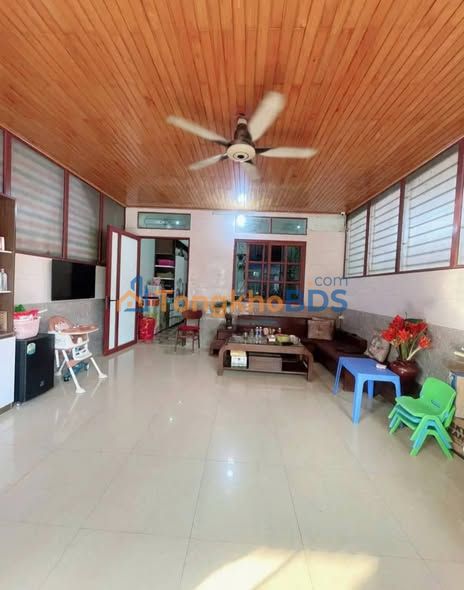 Nhà 100m² Nguyễn Cao Luyện, Yên Bái - Giá 2.05 Tỷ, Sổ Đỏ