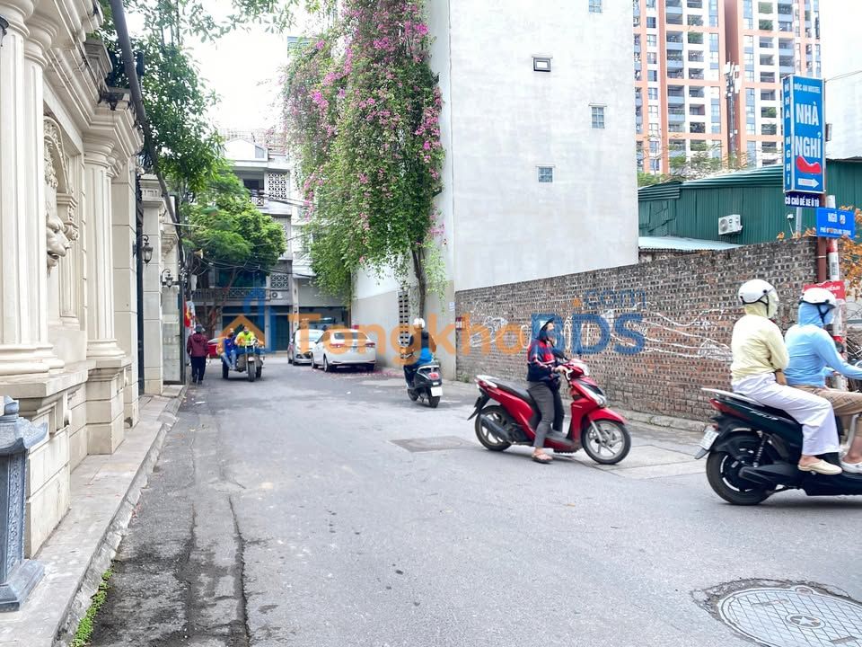 Bán Đất Phố Trạm Long Biên 51m² Sổ Đỏ - Sát AEON, Giá Hời 8 Tỷ