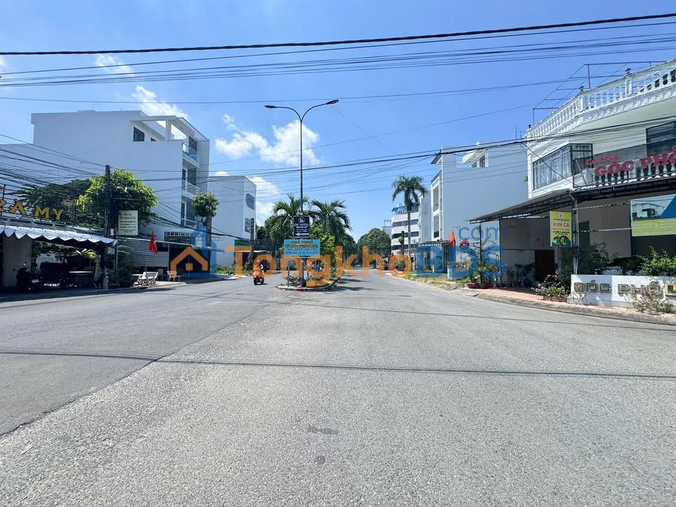 Nhà Góc 2 Mặt Tiền Lớn KDC Nông Thổ Sản, Cần Thơ - 120m², 9 Tỷ