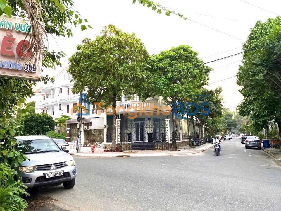 Nhà Góc 2 Mặt Tiền Tú Xương & Xuân Thủy, KDC Hồng Phát - 183m², 20tr/tháng