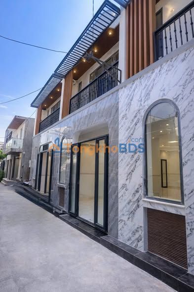 Nhà 2 Tầng Hóc Môn - 2.1 Tỷ, Sổ Hồng Riêng, Gần Chợ Huế