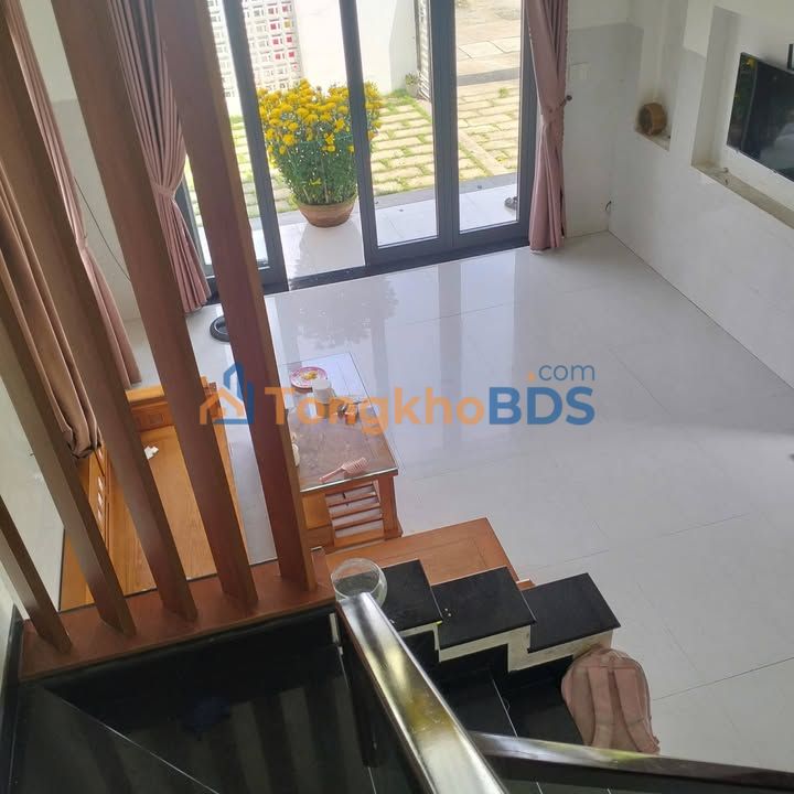 Nhà 2 Tầng 200m² Sổ Hồng Chính Chủ Gần Ngã Tư Quán Gò - Giá 1.x Tỷ