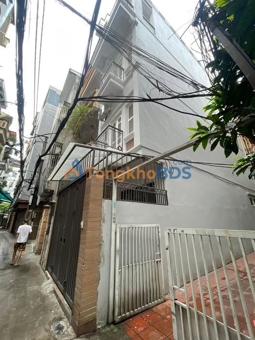 Nhà Lô Góc Cầu Giấy 50m² x 4 Tầng - Ô Tô Vào Nhà - Sổ Đỏ Chính Chủ