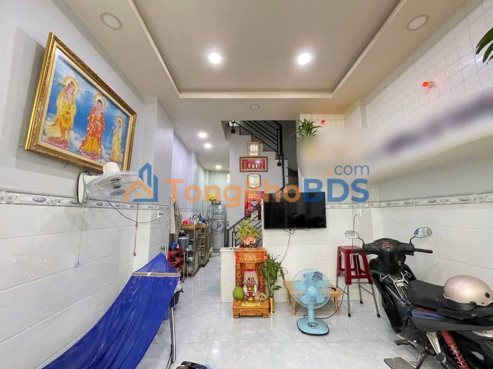 Nhà Âu Dương Lân Q8 31.45m² (3.7x8.5m) 3 Lầu - Giá 5.2 Tỷ