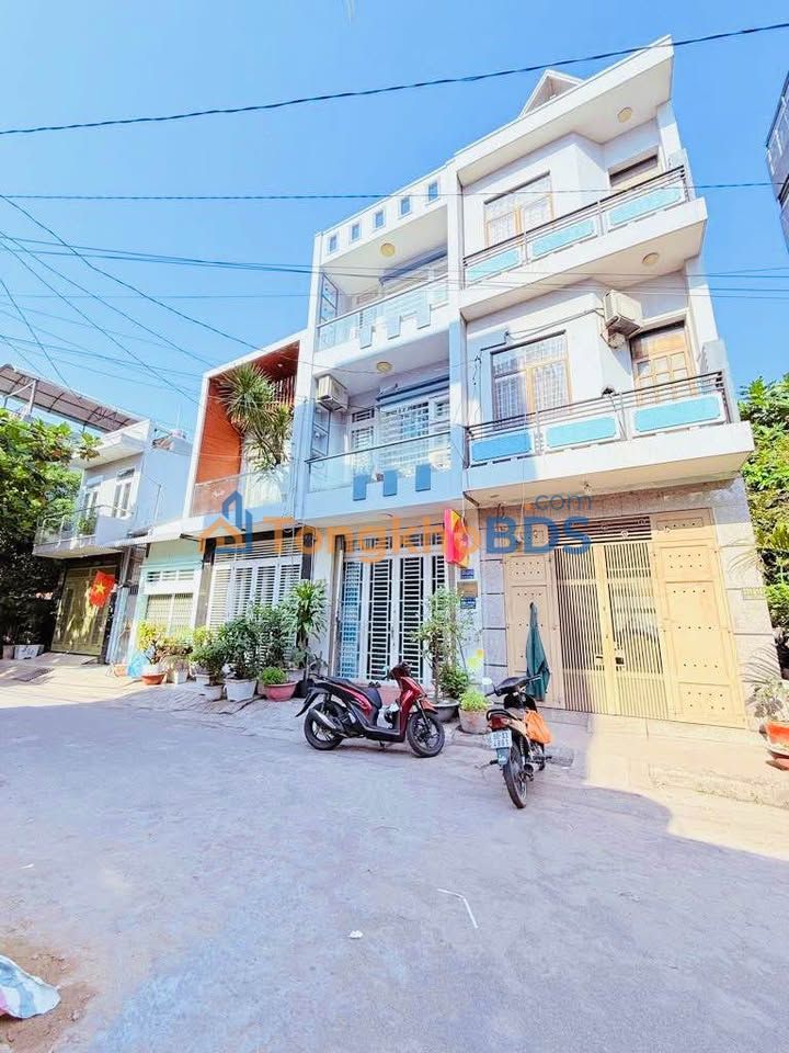 Nhà Hẻm 8m Bờ Bao Tân Thắng, Tân Phú - 64m² - 8.6 Tỷ - Kinh doanh lý tưởng