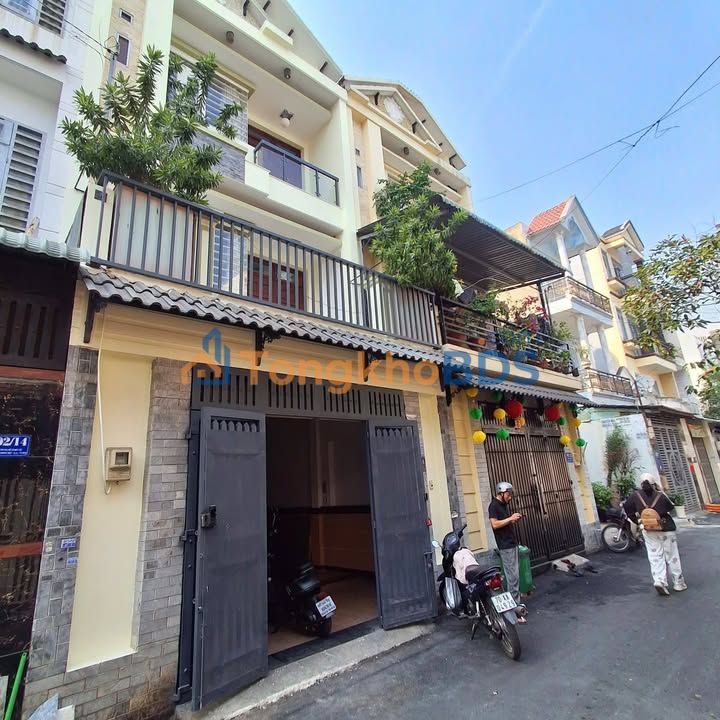 Nhà 75m² Quận 12 - 4PN, Hẻm 5m, Sổ Hồng Riêng - Giá 5.8 Tỷ