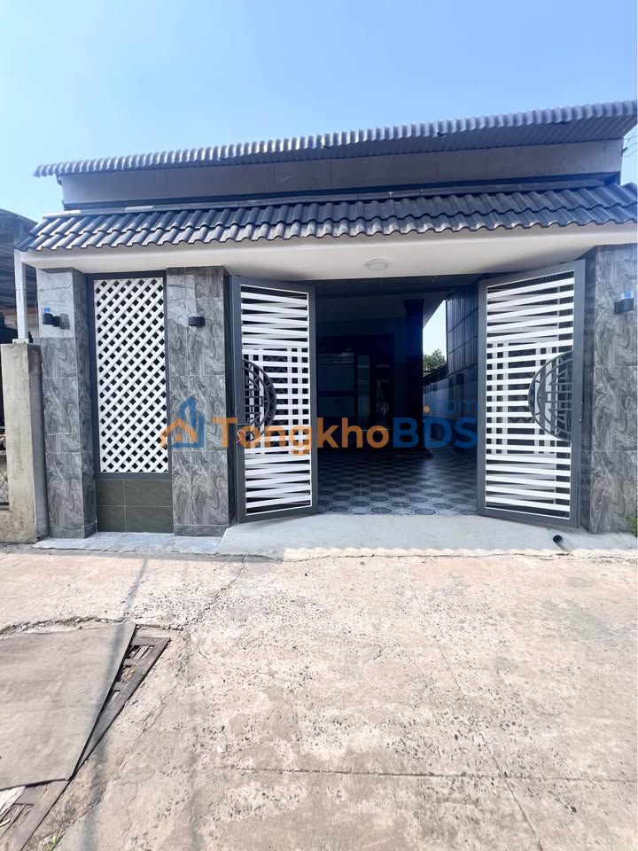 Nhà 168m² Hướng Nam, 3PN Gần Toà Thánh Tây Ninh - Giá 2.15 Tỷ