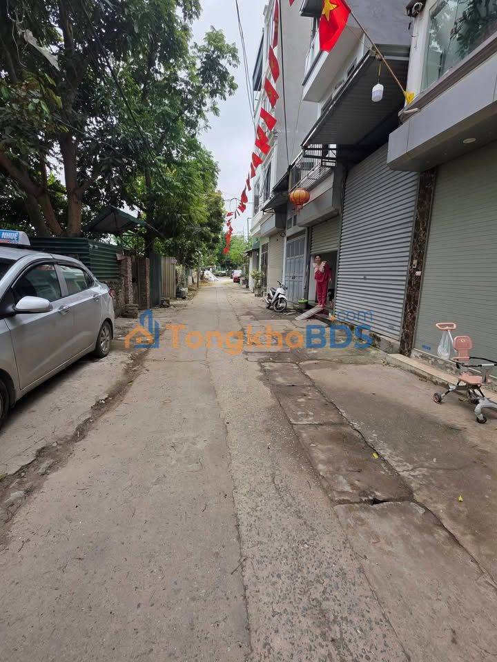 Bán Gấp Nhà C4 100m² Cầu Tó, Thanh Trì - Giá 9 Tỷ, Ngõ 6m