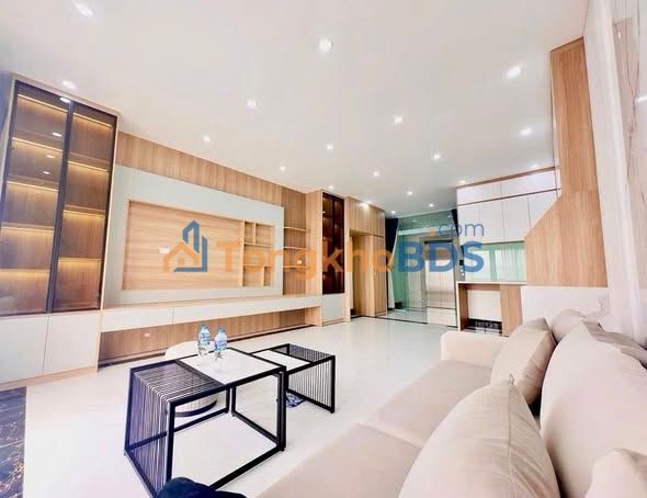 Nhà Phường Phú Thượng 40m² x 7 Tầng - Thang Máy, Ô Tô Đỗ Cửa