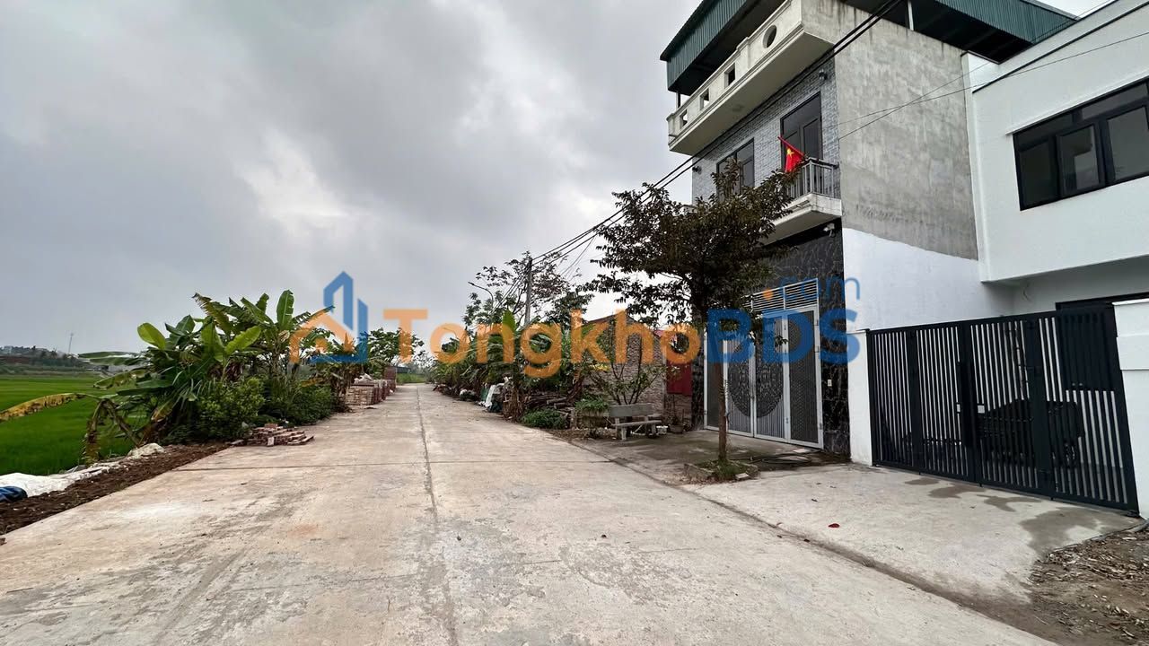 Đất Vĩnh Tường 100m² - Sổ đỏ thổ cư, đường 13.5m, giá 2.x tỷ