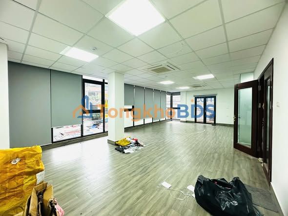 Cho thuê văn phòng 75m² Hoàng Văn Thái, Thanh Xuân - View xanh mát