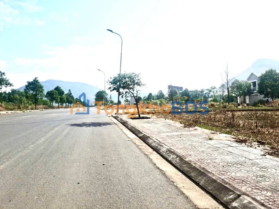 Đất Tái Định Cư Tân Phú 100m² - 1.6 Tỷ - Sổ Hồng Thổ Cư