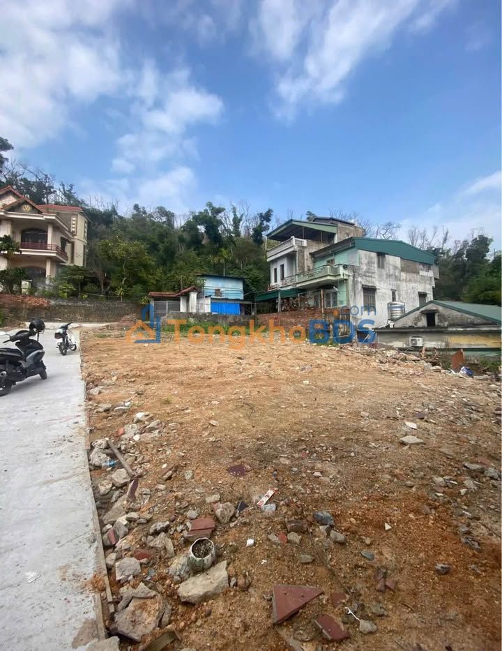 Bán Đất Nền Quang Trung Uông Bí 57m² Sổ Đỏ Tỷ Xxx - Ngõ Ô Tô