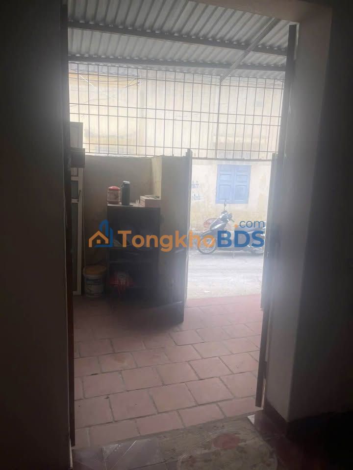 Nhà C4 Gác Xếp Trần Nguyên Hãn, Đông Thọ - 56m² Giá 2 Tỷ, Hướng Tây