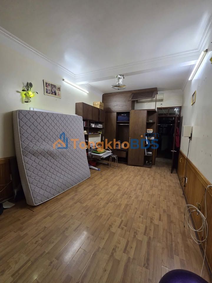 Cho thuê nhà mặt tiền 3.6m, Phường Hồng Gai, Hạ Long - 9 triệu/tháng