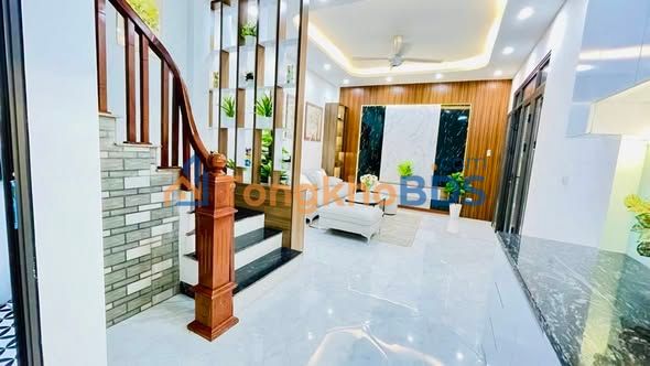 Nhà Vĩnh Hưng 37m² 5 Tầng - Sổ Đỏ Riêng, Giá 7.x Tỷ