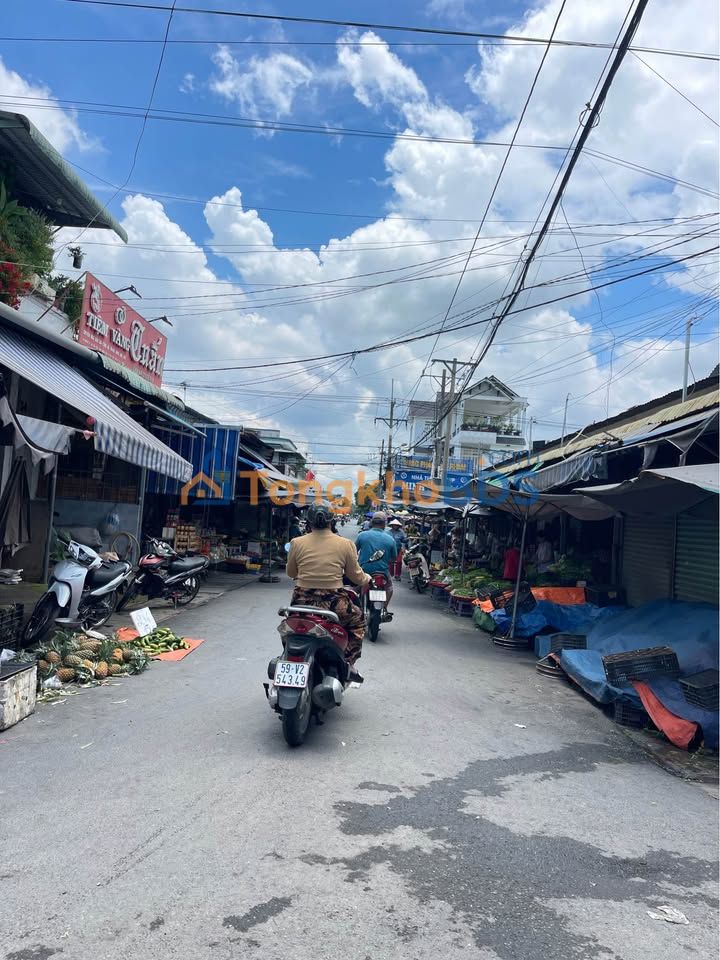 Nhà Mặt Tiền Chợ Việt Kiều, Quận 8 - 64m² - Kinh doanh đắc lợi