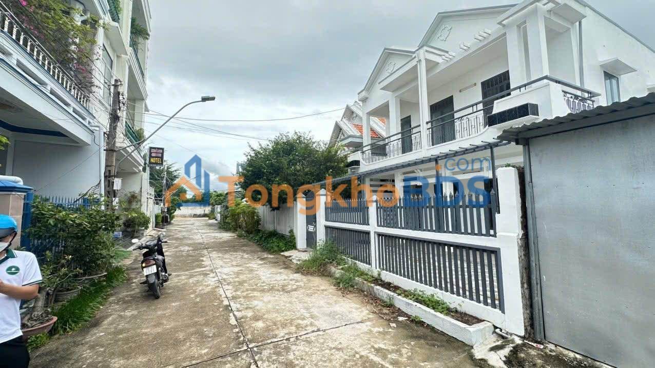 Nhà Biệt Thự 176m² Kế Sân Vận Động Vạn Giã - Giá 4 Tỷ