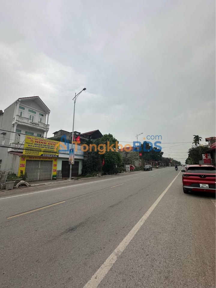 Nhà 3 Tầng Mặt Tiền Kinh Doanh Đường 295 Tân Yên, Bắc Giang - 100m², Sẵn Ở