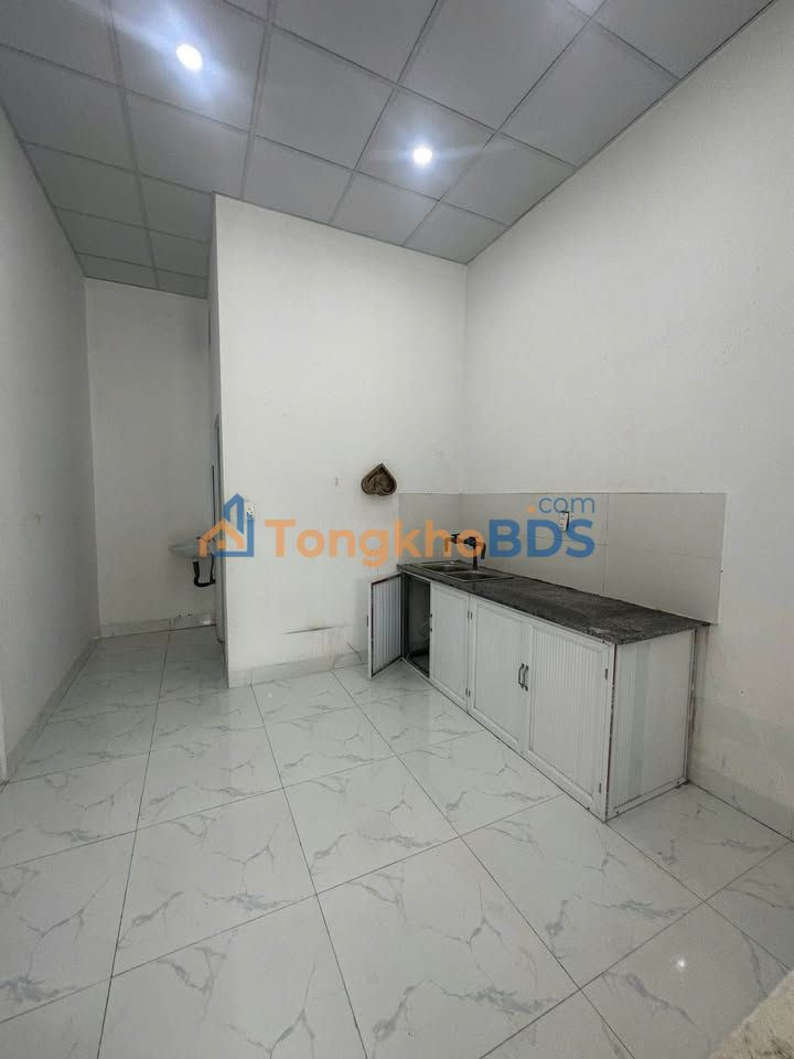 Nhà MT Hồ Xuân Hương, Tân Phú - 2PN, Giá 3.5 Triệu/Tháng