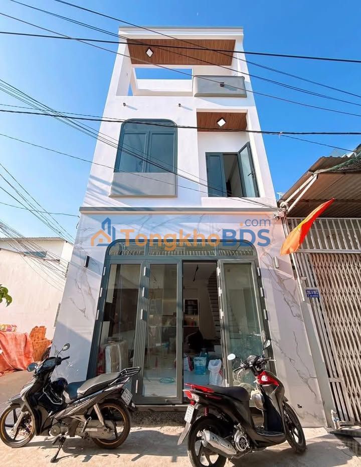 Nhà 2 Lầu Góc 2 Mặt Tiền Nguyễn Văn Linh, Ninh Kiều - 40.5m²