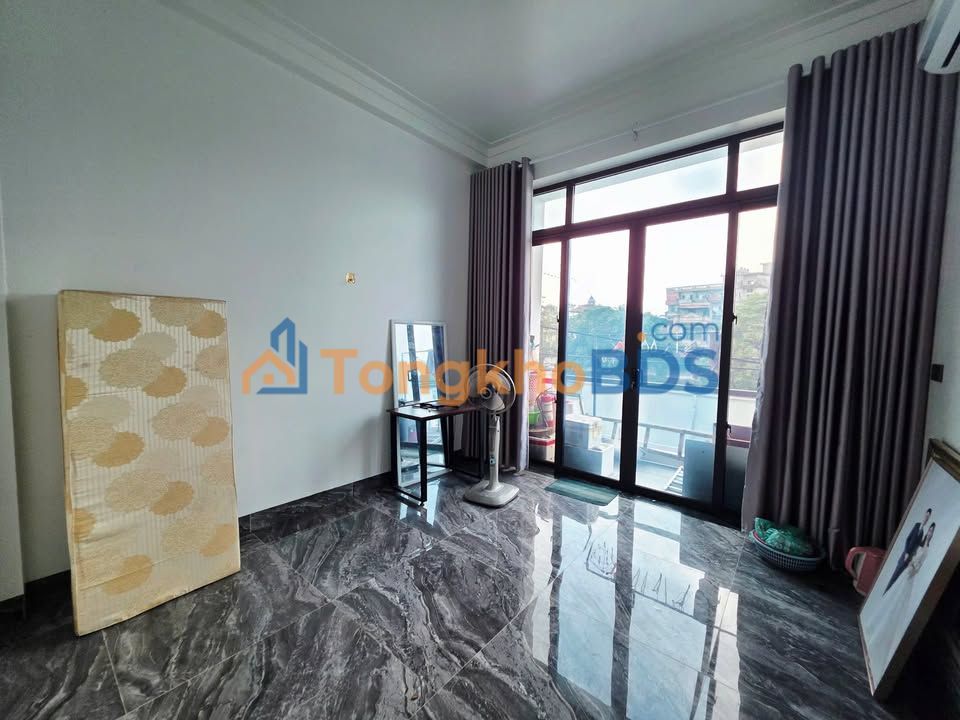 Nhà Mặt Tiền Kinh Doanh Chợ Đầu Mối Đông Hương - 70m²