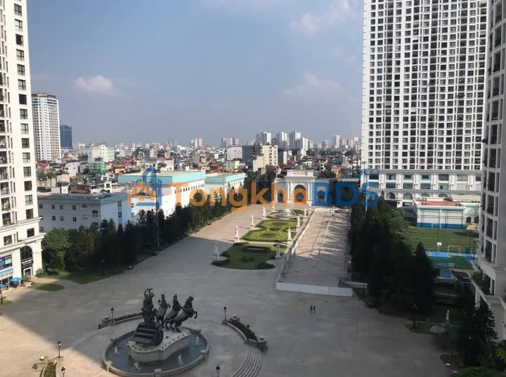 Cho thuê căn hộ Royal City 172m² - View Quảng trường - 3PN