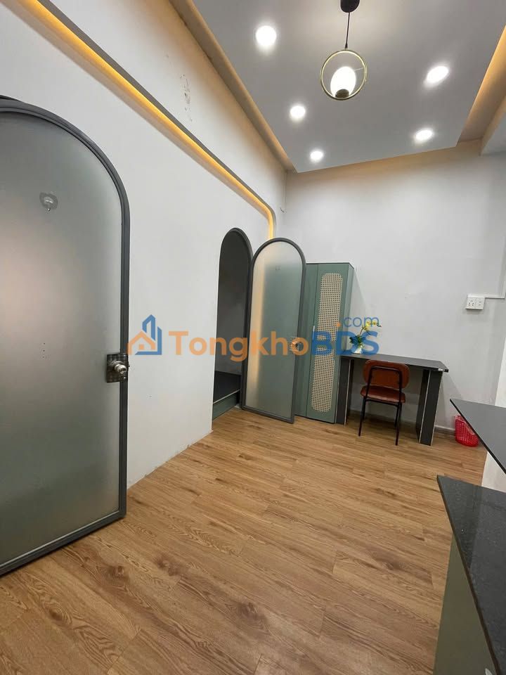 Cho thuê căn hộ 2PN full nội thất, Quận 1 - Giá chỉ từ 5 triệu