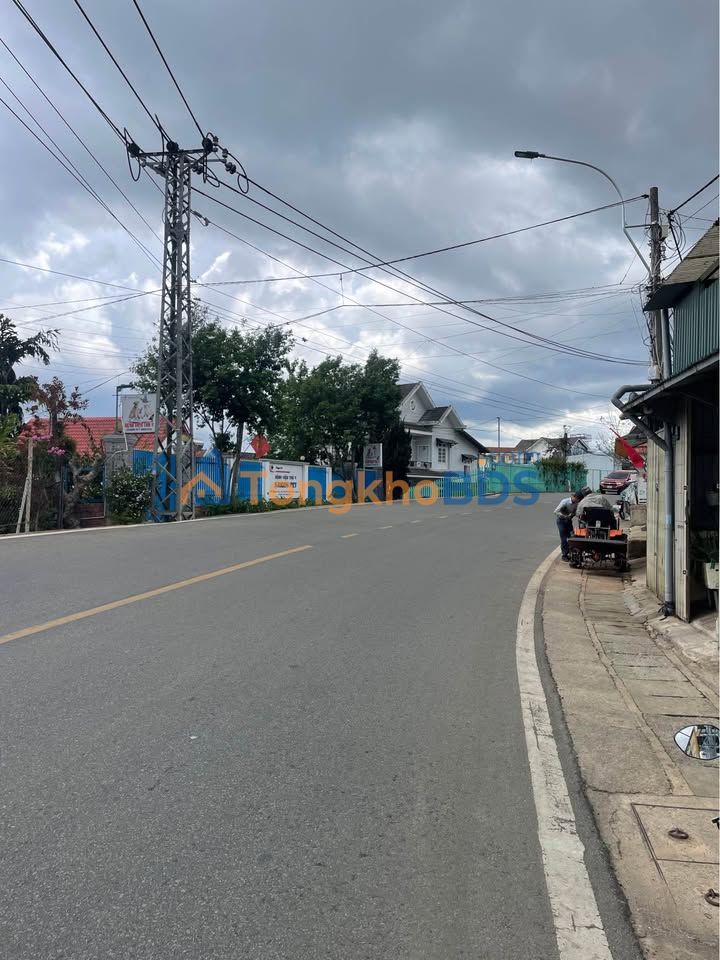 Nhà Nguyên Căn Mặt Tiền Bạch Đằng, Đà Lạt - 3 Tầng, Sân Rộng Đậu Xe Hơi