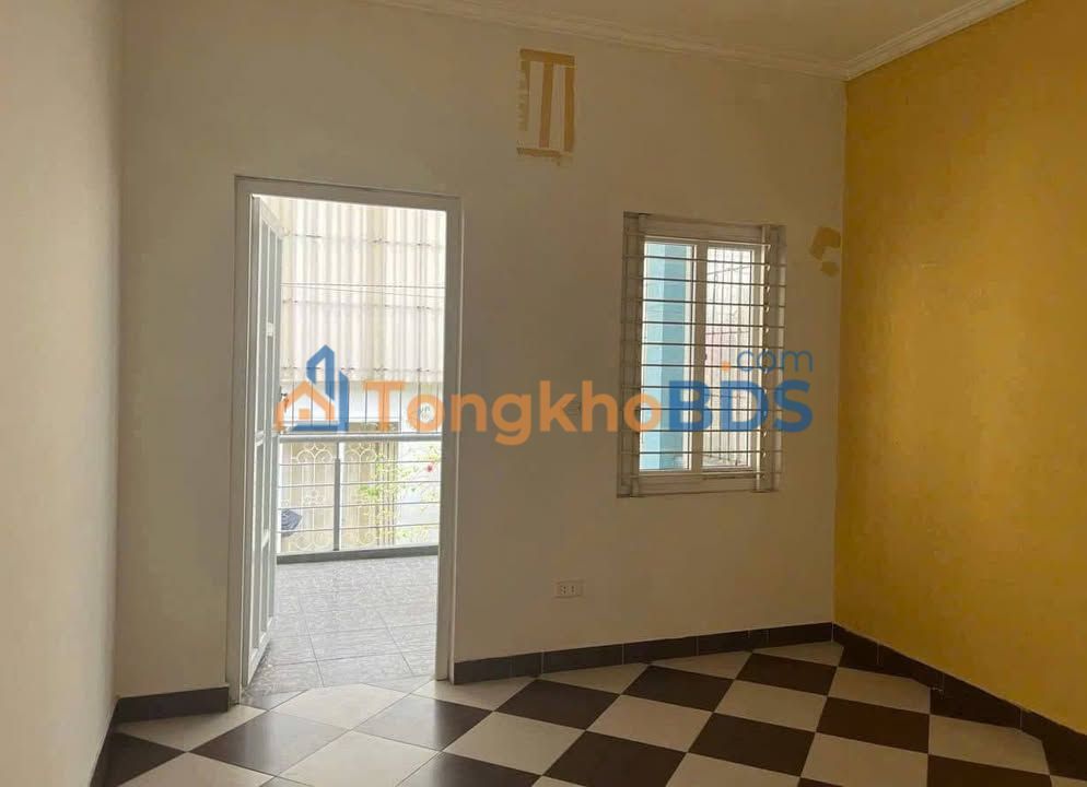 Nhà 4 Tầng Phố Bồ Đề, Long Biên 128m² - Giá 12 Triệu/Tháng