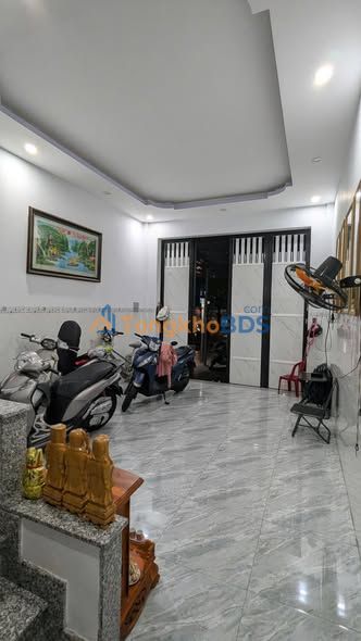 Cho thuê Nhà 3 Lầu MT Nguyễn Thiện Thuật, Vũng Tàu - 4PN, 12 Triệu/Tháng