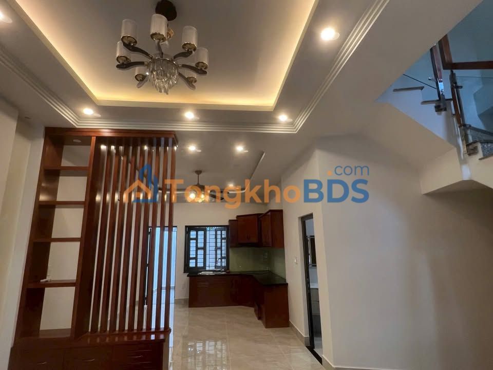 Nhà Mặt Tiền Kinh Doanh Đường BTT, Thủ Đức - 82m², 3 Tầng, Giá 9.8 Tỷ TL