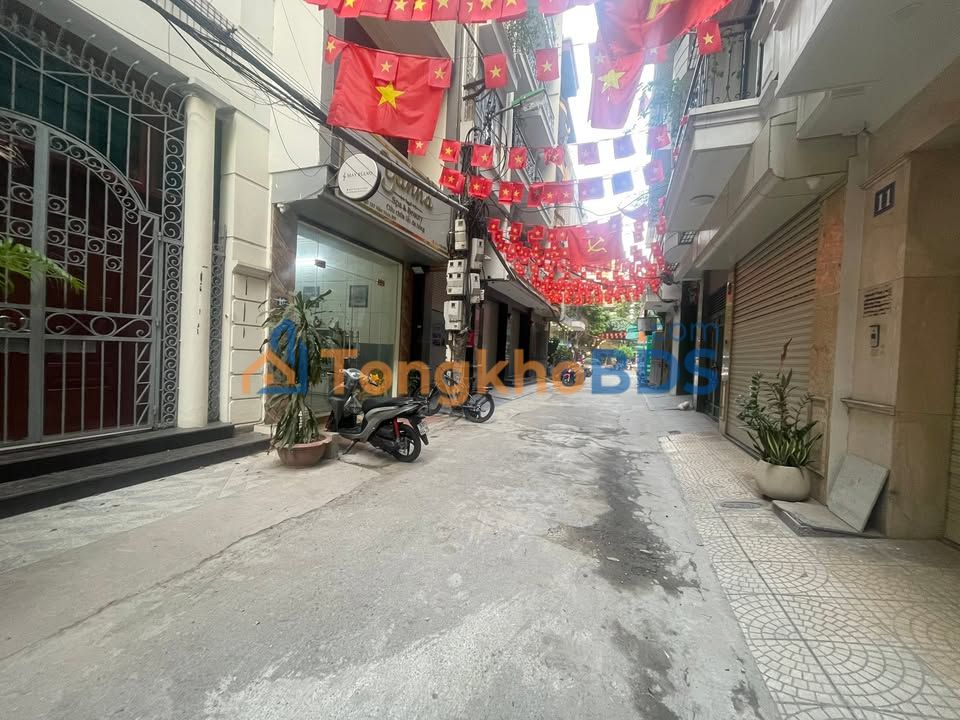 Nhà Góc Phố Hào Nam 210m² 6 Tầng Thang Máy - Kinh Doanh Đỉnh Cao 11.2 Tỷ