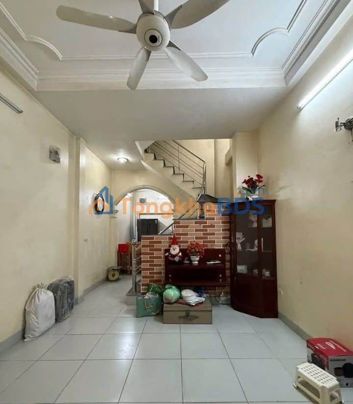 Nhà Phố Lê Trọng Tấn, Hoàng Mai - 35m² - 7.59 Tỷ - Ngõ Thông, Ô Tô Gần