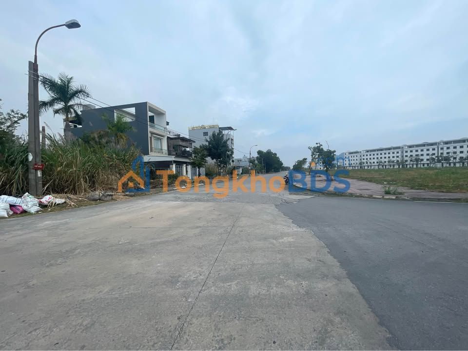 Đất nền Cẩm Đông, Cẩm Phả 100m² - Sổ đỏ sẵn, gần biển