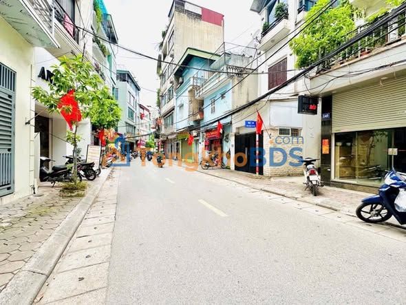 Nhà Mặt Phố Chùa Quỳnh, Hai Bà Trưng - Kinh Doanh Đa Ngành, Vỉa Hè Rộng 43m²