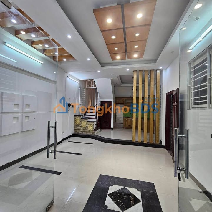 Nhà Lô Góc 5 Tầng Hoàng Hoa Thám, Ba Đình - 52m² Kinh Doanh Tốt