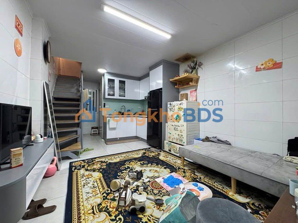 Nhà Mặt Tiền Thái Hà 23m² - 3 Tầng, Chỉ Cách Phố 1 Nhà - 2.5 Tỷ