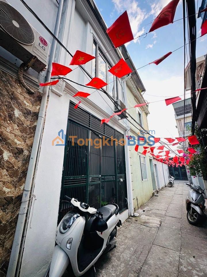 Cho thuê nhà riêng Phố Bắc Cầu, Long Biên - 40m², 3PN, 6 triệu/tháng