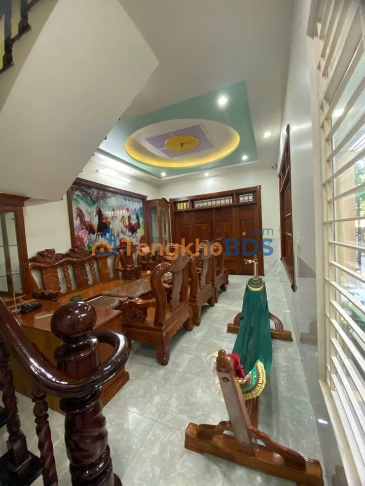 Nhà 182m² Mặt Tiền Hẻm 32 Nguyễn Gia Thiều, Q3 - Giá 6 Tỷ - Sổ Hồng Chính Chủ