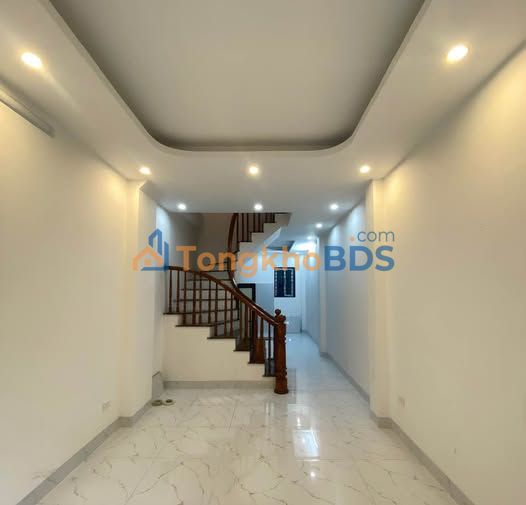 Nhà Lô Góc 35m² 4 Tầng Phù Đổng - Ô tô Đỗ Cổng, Giá 3.2 Tỷ