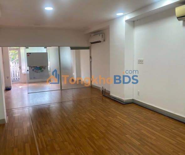 Nhà Nguyên Căn 4.5x13m P.14 Quận 10 - Sẵn Sàng Dọn Vào Ở Ngay