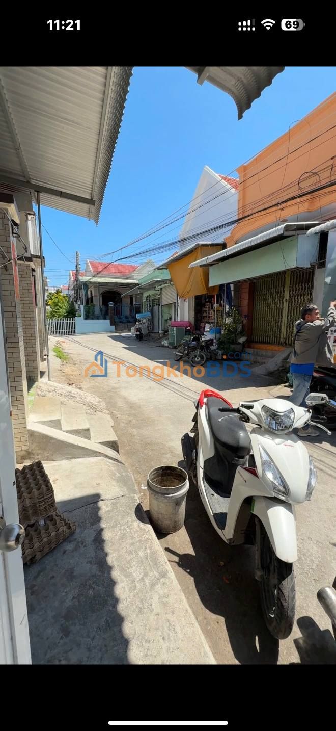 Nhà 75m² Sát Biển Ninh Thủy - Giá Đầu Tư Chỉ 2 Tỷ