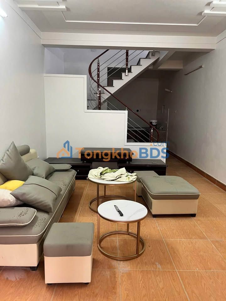 Nhà Riêng Mặt Mương Hồ Sen, Hải Phòng - 80m² x 2 Tầng, Giá 6 Triệu/tháng