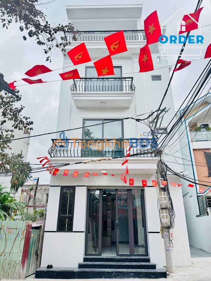 Nhà Độc Lập Trung Hành 50m² 4 Tầng - Sân Cổng Riêng, Ô Tô Đỗ Cửa