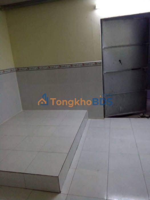 Phòng Trọ Gác Lửng 600k/tháng - Gần Chợ Đông Lạnh Cà Mau, Sẵn Sàng Ở Ngay!