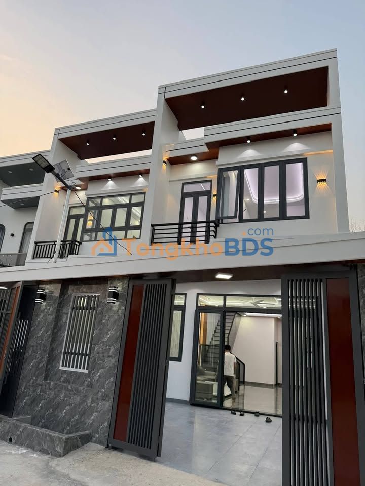 Nhà 2 Tầng Củ Chi 79m² - Sổ Hồng Thổ Cư - Giá 3.2 Tỷ