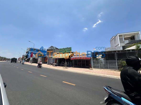 Nhà Mặt Tiền Duy Tân Long Khánh 306m² Sổ Hồng - Giá 9.5 Tỷ