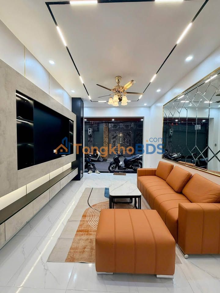 Nhà Mặt Ngõ 46 Linh Quang Đống Đa 30m² 5 Tầng - Kinh Doanh Đỉnh Cao, Ô Tô Vào Nhà